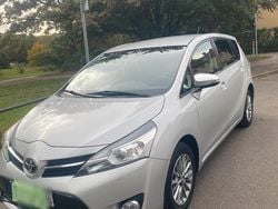 Grau Gebraucht 2016 Toyota Verso Van / Kleinbus | 9.990 € (Guter Preis)