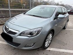 Grau Gebraucht 2012 Opel Astra Kombi | 6.950 € (Fairer Preis)
