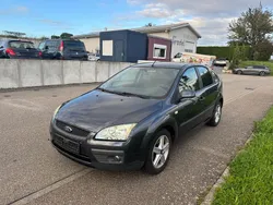 Grau Gebraucht 2007 Ford Focus Ghia Limousine | 1.980 € (Guter Preis)