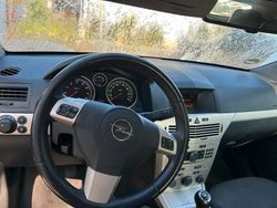 Schwarz Gebraucht 2008 Opel Astra GTC Coupé | 2.300 € (Fairer Preis)