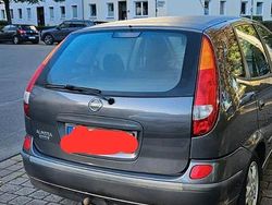 Grau Gebraucht 2007 Nissan Almera Kombi | 3.500 €