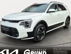 (ud) schneeweiss Gebraucht 2023 Kia e-Niro Inspiration SUV | 27.490 € (Fairer Preis)