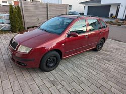 Rot Gebraucht 2005 Skoda Fabia Ambiente Kombi | 2.200 € (Teuer)