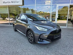 Grau Gebraucht 2020 Toyota Yaris Hybrid Club Limousine | 17.900 € (Fairer Preis)