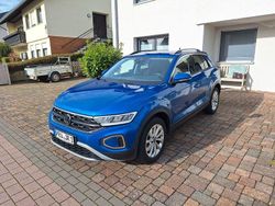Blau Gebraucht 2023 VW T-Roc Life SUV | 23.999 € (Guter Preis)