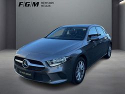 Metalliclack mountaingrau Gebraucht 2022 Mercedes A250 Style Limousine | 24.470 € (Fairer Preis)