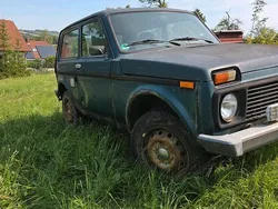 Grün Gebraucht 2010 Lada niva SUV | 1.150 €