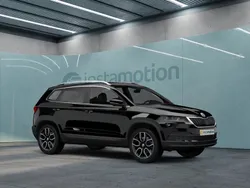 Schwarz Gebraucht 2020 Skoda Karoq SportLine SUV | 31.205 € (Teuer)