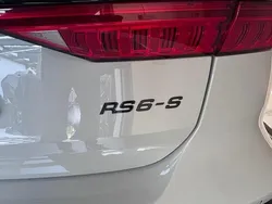Grau Gebraucht 2025 Audi RS6 Performance Kombi | 199.000 € (Fairer Preis)