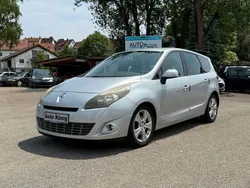 Grau Gebraucht 2011 Renault Scénic III Dynamique Van / Kleinbus | 5.490 € (Fairer Preis)