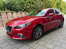 Rot Gebraucht 2016 Mazda 3 Nakama Limousine | 13.400 € (Fairer Preis)