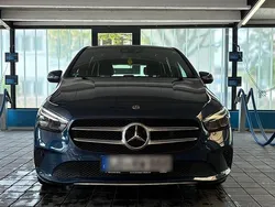 Blau Gebraucht 2018 Mercedes B200 Van / Kleinbus | 22.600 € (Teuer)