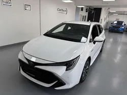 Weiß Gebraucht 2022 Toyota Corolla Hybrid Kombi | 17.500 €