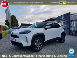 Shimmering silver metallic Neu 2025 Toyota Yaris Cross Team SUV | 29.450 € (Guter Preis)