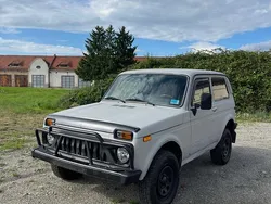 Grau Gebraucht 2002 Lada niva SUV | 6.899 €