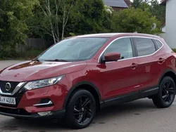 Rot Gebraucht 2019 Nissan Qashqai N-Connecta SUV | 20.499 € (Fairer Preis)