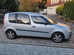 Silber Gebraucht 2009 Skoda Roomster Plus Edition Van / Kleinbus | 1.200 € (Guter Preis)
