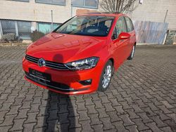 Rot Gebraucht 2015 VW Golf Sportsvan Highline Van / Kleinbus | 14.450 € (Guter Preis)