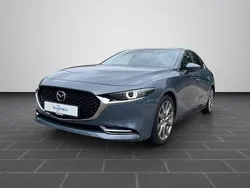 Grau (metallic) Gebraucht 2023 Mazda 3 Limousine | 22.900 € (Guter Preis)