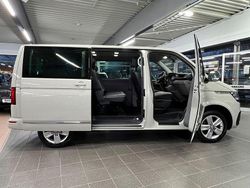 Ascotgrau Gebraucht 2021 VW Caravelle Highline Van / Kleinbus | 44.999 € (Teuer)