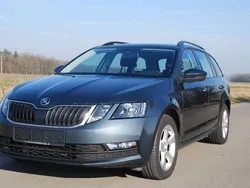Grau Gebraucht 2019 Skoda Octavia Ambition Kombi | 15.500 € (Guter Preis)