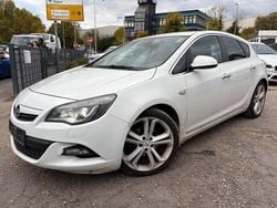 Weiß Gebraucht 2012 Opel Astra Edition Limousine | 2.999 € (Guter Preis)
