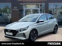 Sleek silver Gebraucht 2022 Hyundai i20 Limousine | 13.999 € (Superpreis)