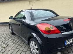 Schwarz Gebraucht 2005 Opel Tigra Kleinwagen | 1.600 €