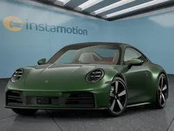 Grün Neu 2025 Porsche 911 Carrera 4S Coupé | 203.699 € (Teuer)