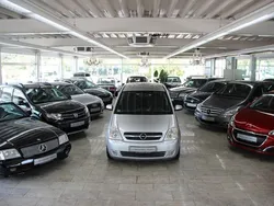 Silber Gebraucht 2004 Opel Meriva Cosmo Van / Kleinbus | 1.850 € (Fairer Preis)