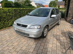 Grau Gebraucht 2003 Opel Astra Limousine | 800 €