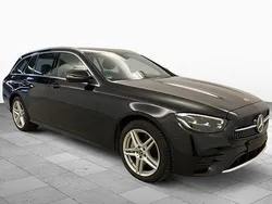 Obsidianschwarz metalliclack (metallic) Gebraucht 2021 Mercedes E300 AMG Kombi | 28.980 € (Guter Preis)