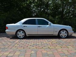 Silber Gebraucht 1996 Mercedes E420 Avantgarde Limousine | 9.490 €