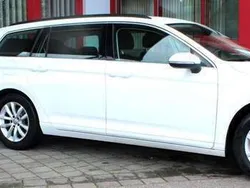 Pure white Gebraucht 2017 VW Passat Comfortline Kombi | 11.900 € (Guter Preis)