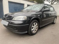 Schwarz Gebraucht 2000 Opel Astra Limousine | 890 € (Guter Preis)
