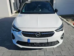 Weiß Gebraucht 2021 Opel Corsa Ultimate Limousine | 18.700 € (Etwas zu teuer)