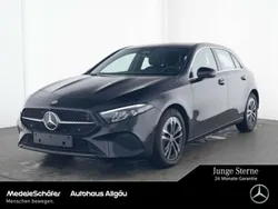 Lack kosmosschwarz (metallic) Gebraucht 2024 Mercedes A200 Limousine | 30.469 € (Fairer Preis)