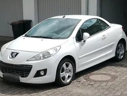 Weiß Gebraucht 2010 Peugeot 207 CC Cabrio | 1.800 € (Fairer Preis)