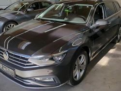 Grau Gebraucht 2022 VW Passat Elegance Limousine | 16.065 € (Etwas zu teuer)