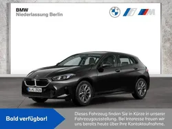 Schwarz Gebraucht 2024 BMW 120 Shadowline Kleinwagen | 36.880 € (Fairer Preis)
