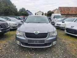 Grau Gebraucht 2011 Skoda Superb Elegance Limousine | 2.590 € (Superpreis)