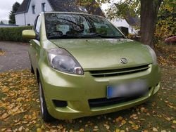 Grün Gebraucht 2009 Daihatsu Sirion Kleinwagen | 1.650 € (Fairer Preis)