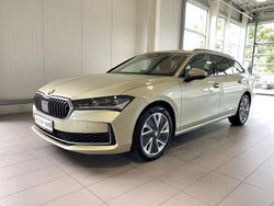 Beige Gebraucht 2024 Skoda Superb Kombi | 36.450 € (Teuer)