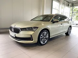 Beige Gebraucht 2024 Skoda Superb Kombi | 36.990 € (Fairer Preis)
