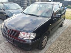 Schwarz Gebraucht 2000 VW Polo Comfortline Limousine | 299 € (Superpreis)