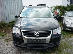 Schwarz Gebraucht 2009 VW Touran Van / Kleinbus | 3.395 € (Superpreis)