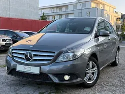 Grau Gebraucht 2012 Mercedes B180 Van / Kleinbus | 8.399 € (Fairer Preis)