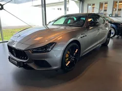 Grau Gebraucht 2023 Maserati Ghibli Coupé | 85.900 € (Teuer)