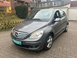Grau Gebraucht 2009 Mercedes B180 Van / Kleinbus | 5.450 € (Fairer Preis)