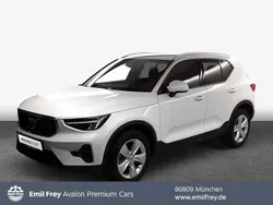 Crystal weißperleffekt Gebraucht 2024 Volvo XC40 Core SUV | 34.790 € (Guter Preis)